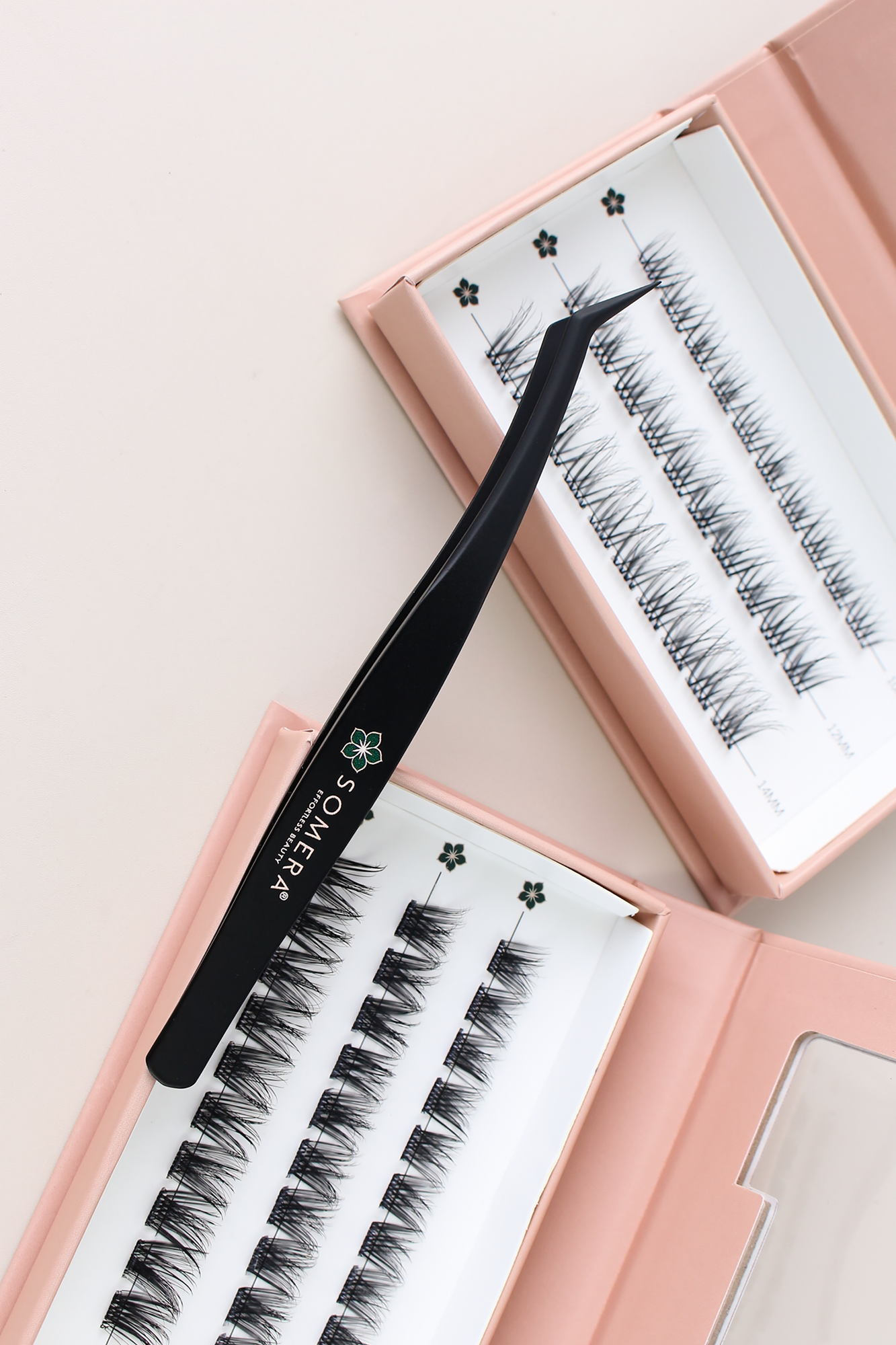 Press-on lash natural